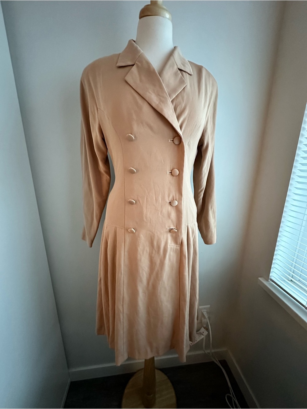 Vintage Double-Breasted Beige Midi Dress/Shoulder Padded